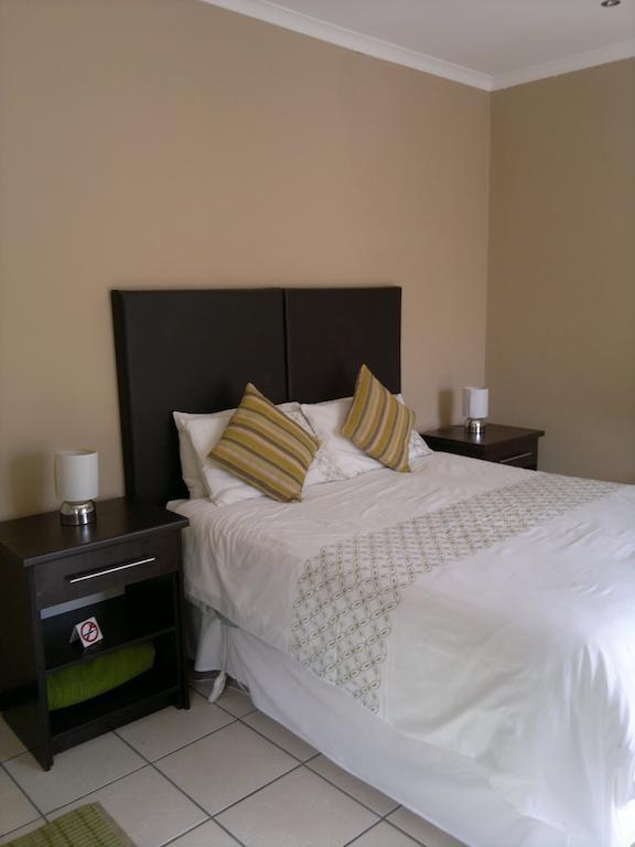 Oasis Shanti Backpackers Oudtshoorn Habitación foto